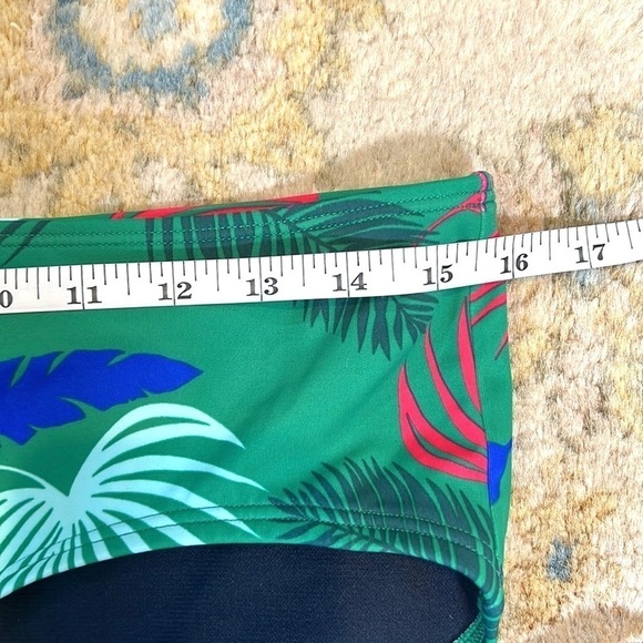 Boden, Rich Green w/Contrasting Colored Leaf Print, Gorgeous, 8 - Picture 7 of 9